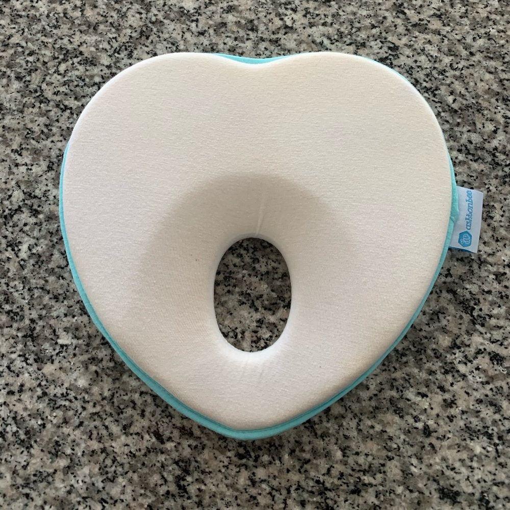 Baby head shaping pillow